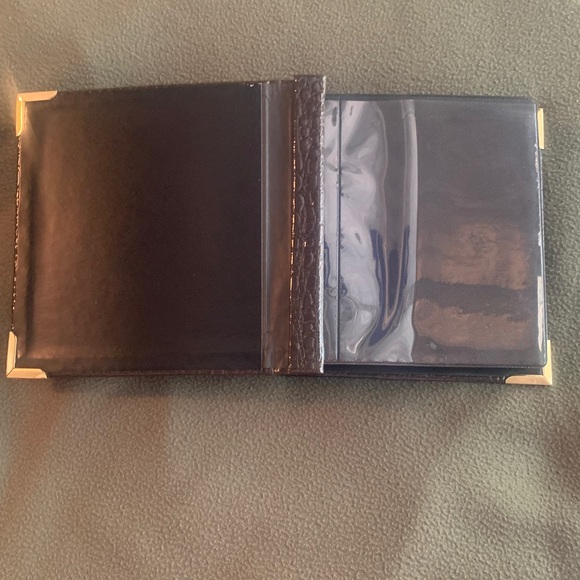 New brown embossed photo album. 100 double-sided pages. Hold 5” x 7” photos. - Picture 6 of 12